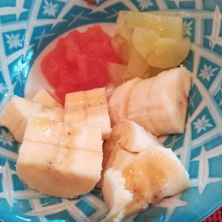 離乳食後期 きゅうりとトマトの手づかみバナナ添え レシピ 作り方 By もん1223 楽天レシピ 離乳食後期 きゅうりとトマトの手づかみバナナ添え レシピ 作り方 By もん1223 楽天レシピ